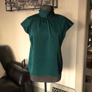 ANN TAYLOR | Factory emerald green silky blouse
